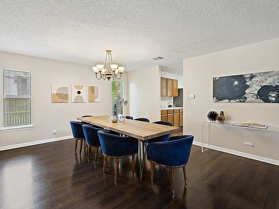 5th image of 203 Covala Dr
