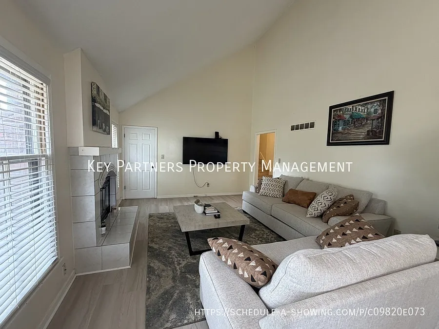6501 Long - Great Space! — Photo 4