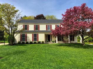 1153 E Fairview Ln, Rochester Hills, MI 48306