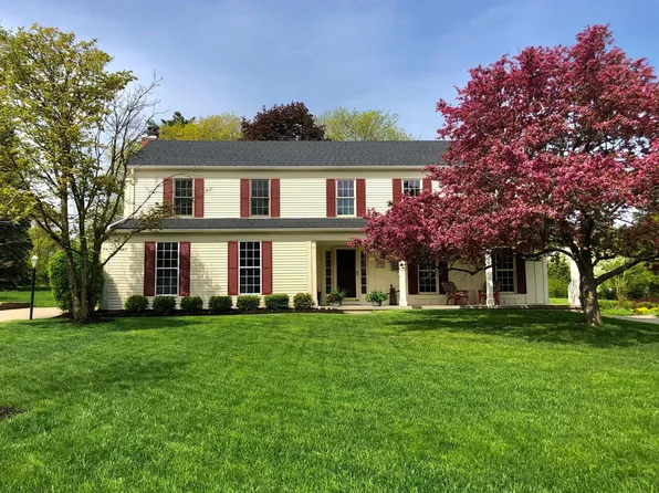 1153 E Fairview Ln, Rochester Hills, MI 48306