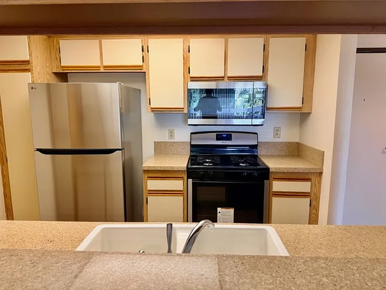 10750 Palms Blvd — Photo 3