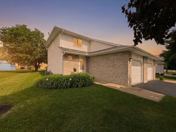 512 Old Indian Trl, Deforest, WI 53532