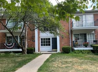 448 Fox Hills Dr N APT 5, Bloomfield, MI 48304