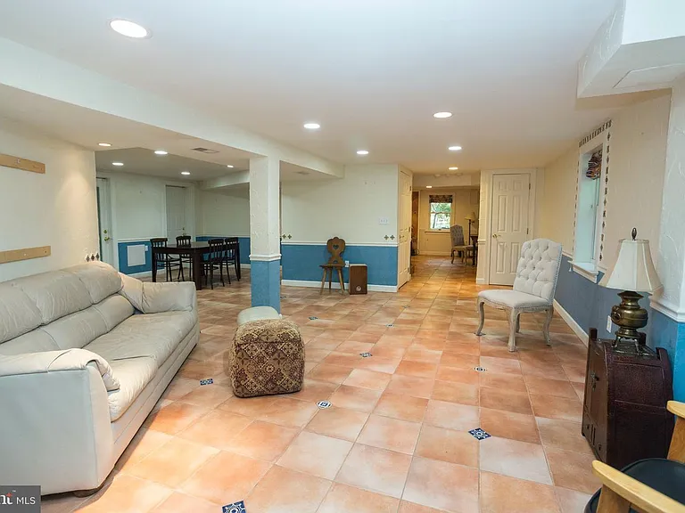5628 Knollwood Rd — Photo 20