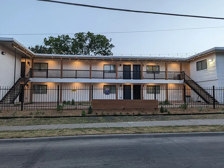 907 N Beacon — Photo 16