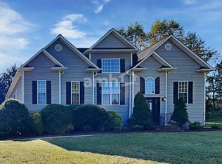 140 E Rollingmeadow Rd, Advance, NC 27006