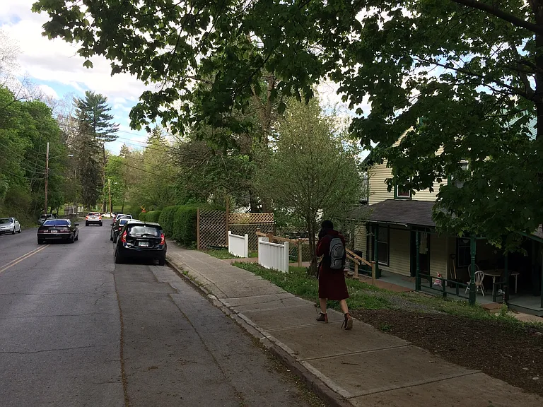 216 University Ave — Photo 4