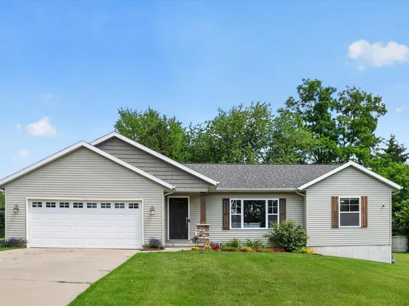 2747 Four Mile Rd NW, Grand Rapids, MI 49544