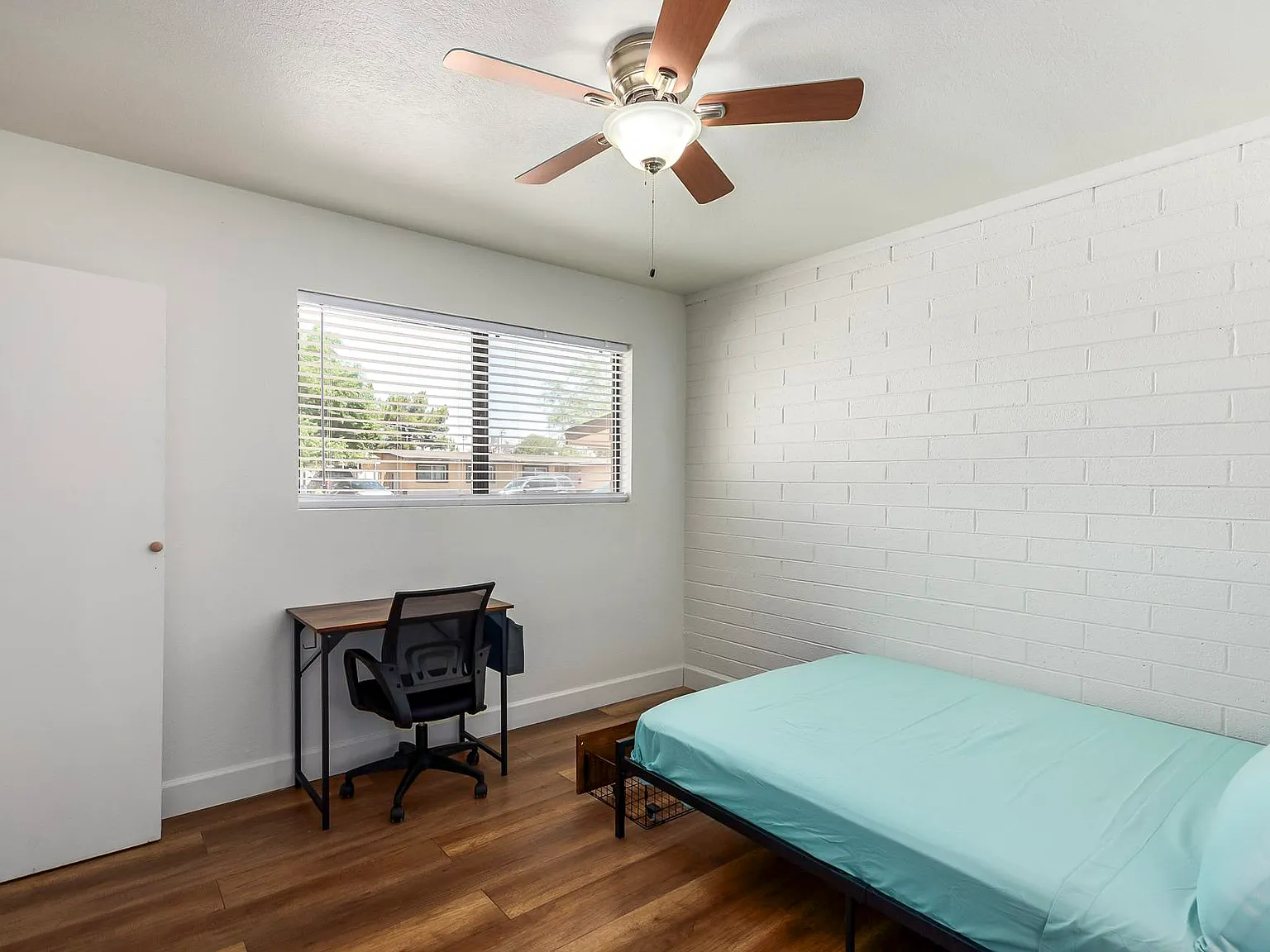 4 bed, 3.0 bath, 1754 sqft, $793 — Photo 2