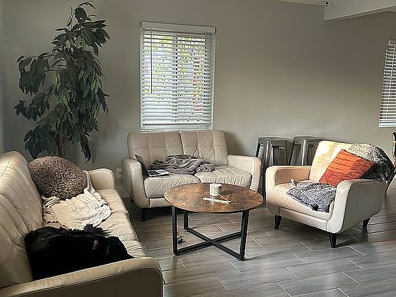 3rd image of 1516 N Andrews Ave #1