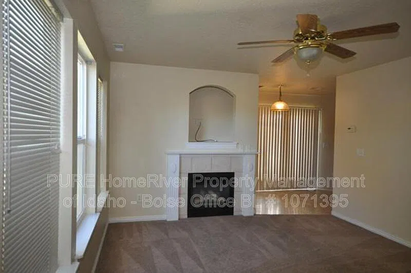 2 bed, 2.0 bath, 1050 sqft, $1,250 — Photo 3