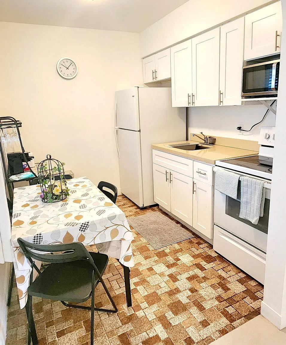 2305 Monroe St — Photo 4