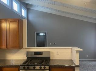 1132 29th St NE, Cedar Rapids, IA 52402