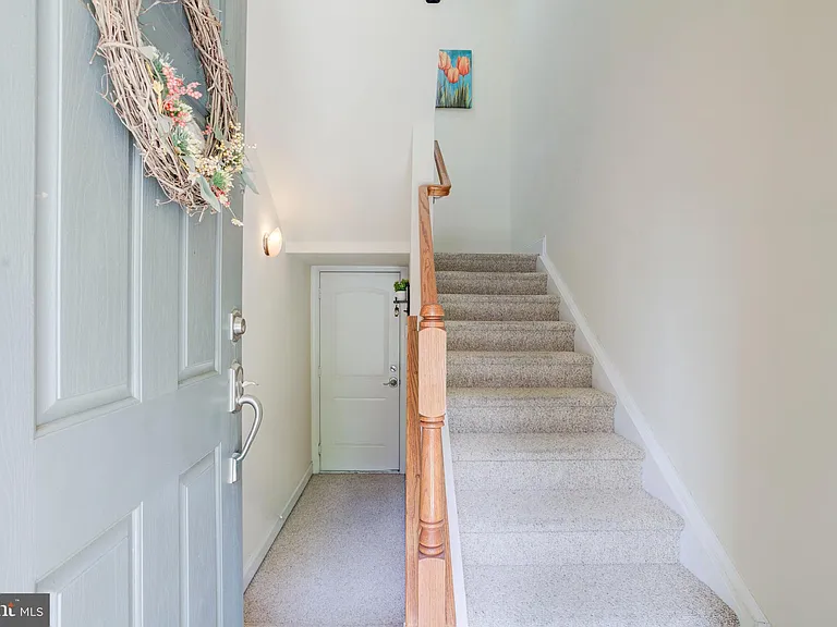 15160 Kentshire Dr — Photo 2
