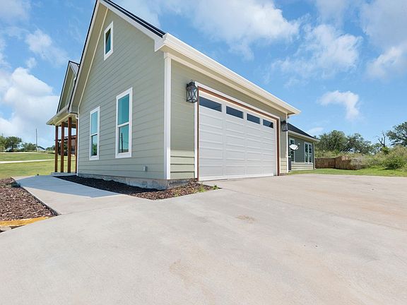 3rd image of 908 Sandy Mountain Drive