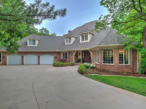 5th image of 112 W Greystone Ct