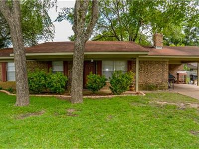 202 Sequoia Dr, Palestine, TX, 75803