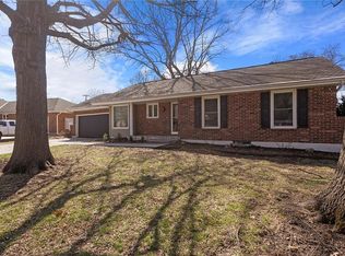 717 NE Mulberry St, Lees Summit, MO 64086