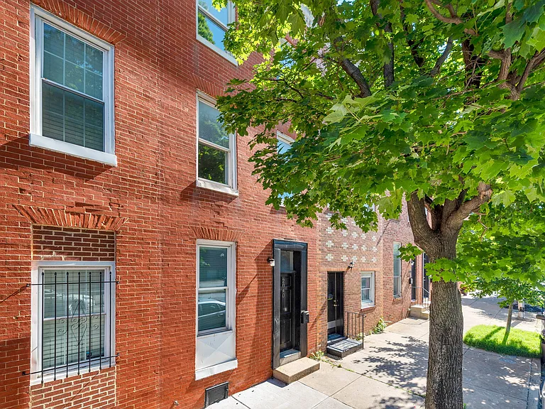 2042 E Fayette St — Photo 19