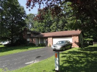 219 Pearson Ln, Rochester, NY 14612