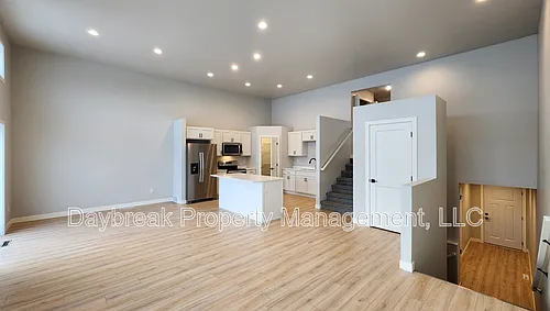 6728 66th Ave S Photo 1