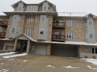 3125 Woodland Dr, Zion, IL 60099