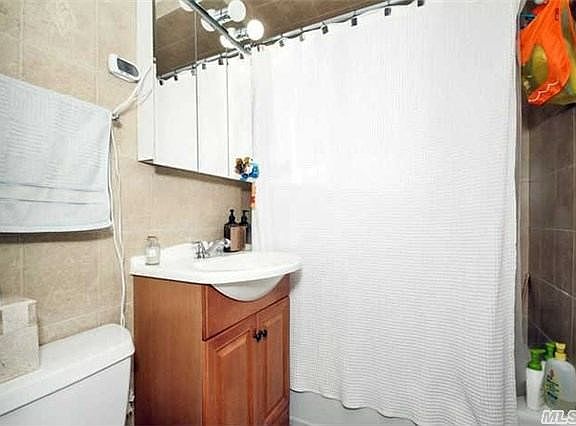 3rd image of 7511 Furmanville Ave