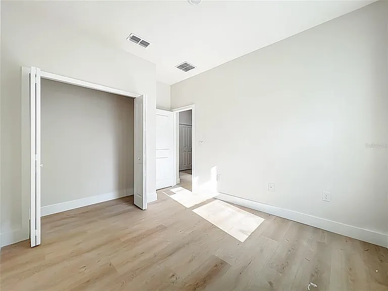 356 W 4th St — Photo 21