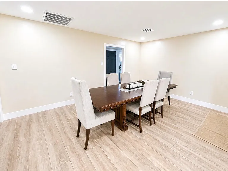 1237 E Riviera Dr — Photo 7