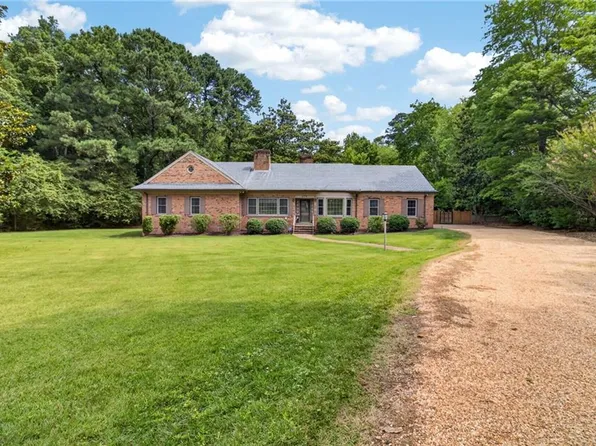 279 Colonial Trl E, Surry, VA 23883