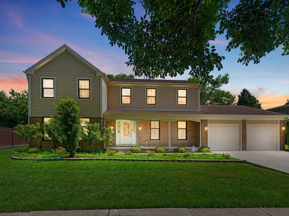 1509 Lori Lyn Ln, Northbrook, IL 60062
