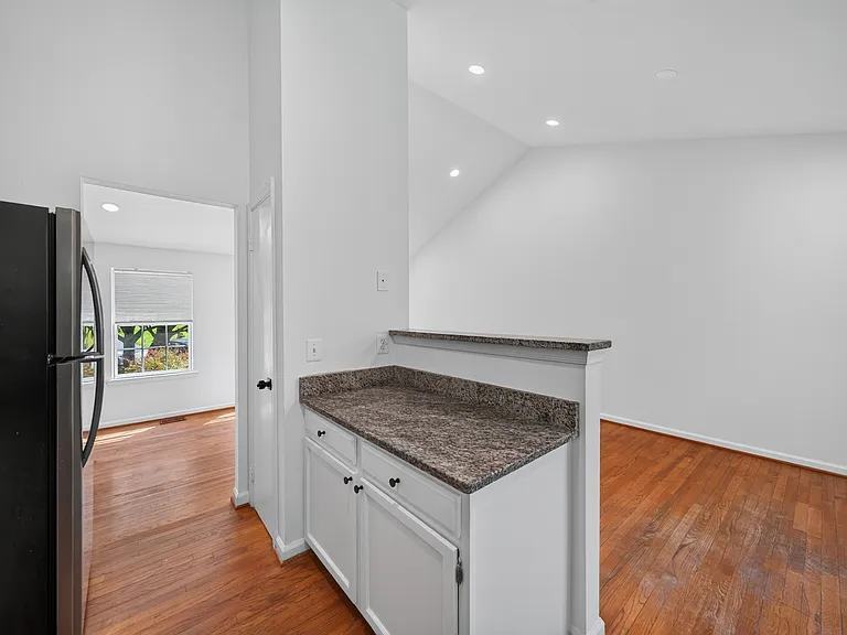 8 Worthington Ct — Photo 18