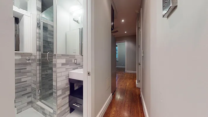 Rented by Bond New York | media 68