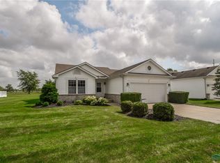 1518 Cogans Ln, Bowling Green, OH 43402