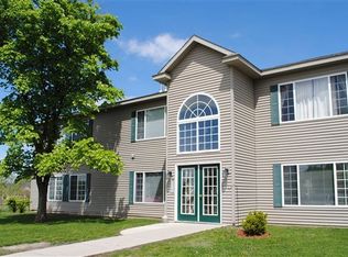 905 Randy Ln APT 2, Saint Johns, MI