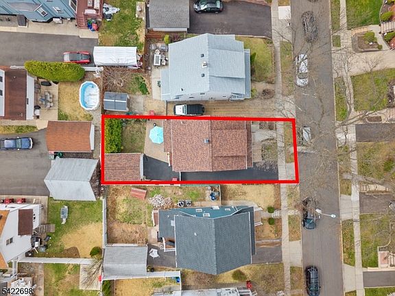 5th image of 169 Oak Ridge Ave