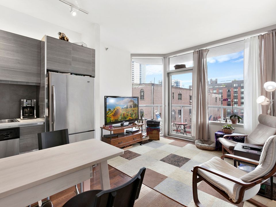 1st image of 40 N 4th St APT 6C