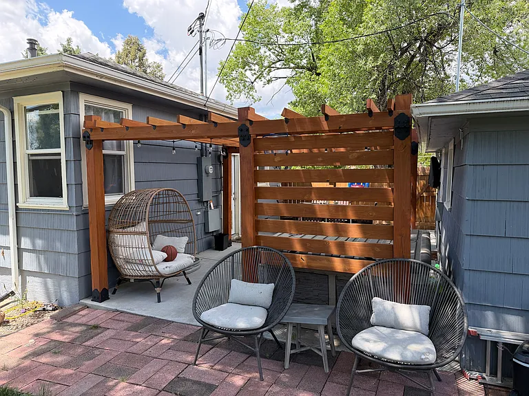 440 Kinnikinnik Dr — Photo 2