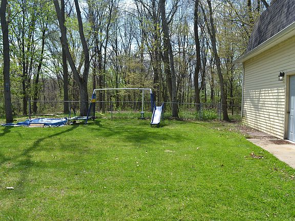 5th image of 228 Adaline St