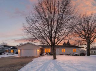 4016 New Haven Dr, Janesville, WI 53546