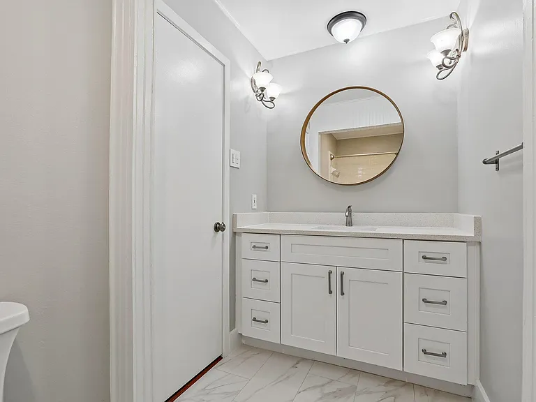 10903 Mellow Ln — Photo 14
