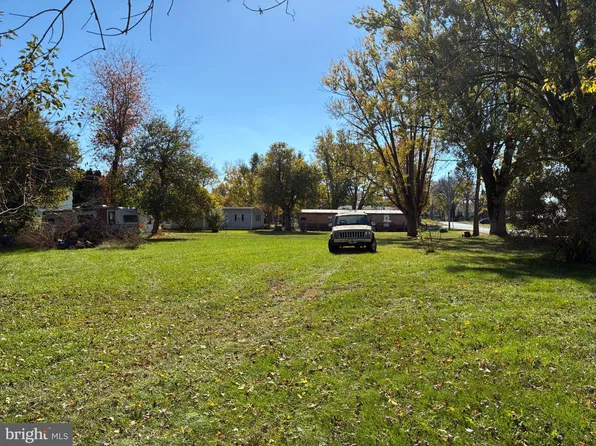 W 5th Ave, Ranson, WV 25438