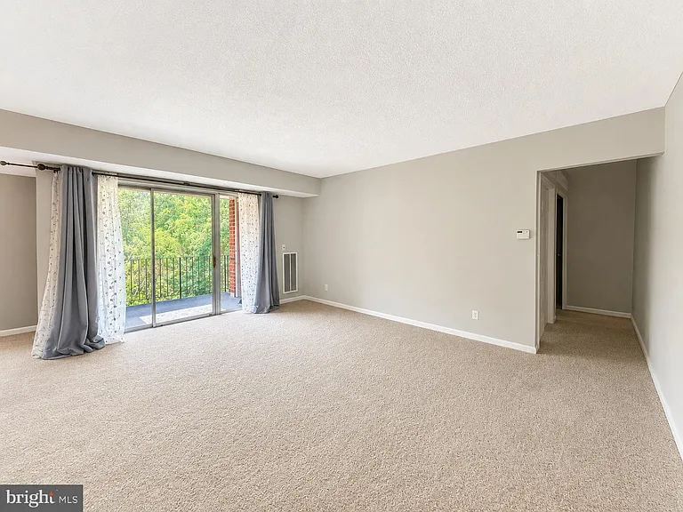 3830 Lyndhurst Dr #303 — Photo 11