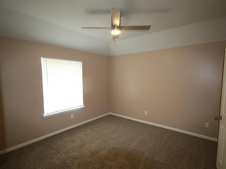 6418 Mountain Pines Ln — Photo 26