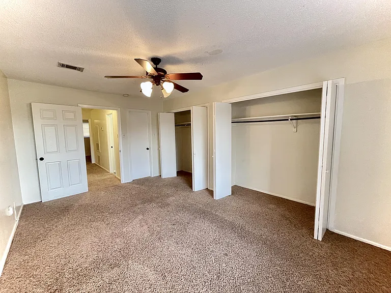 4345 Carter Creek Pkwy — Photo 10