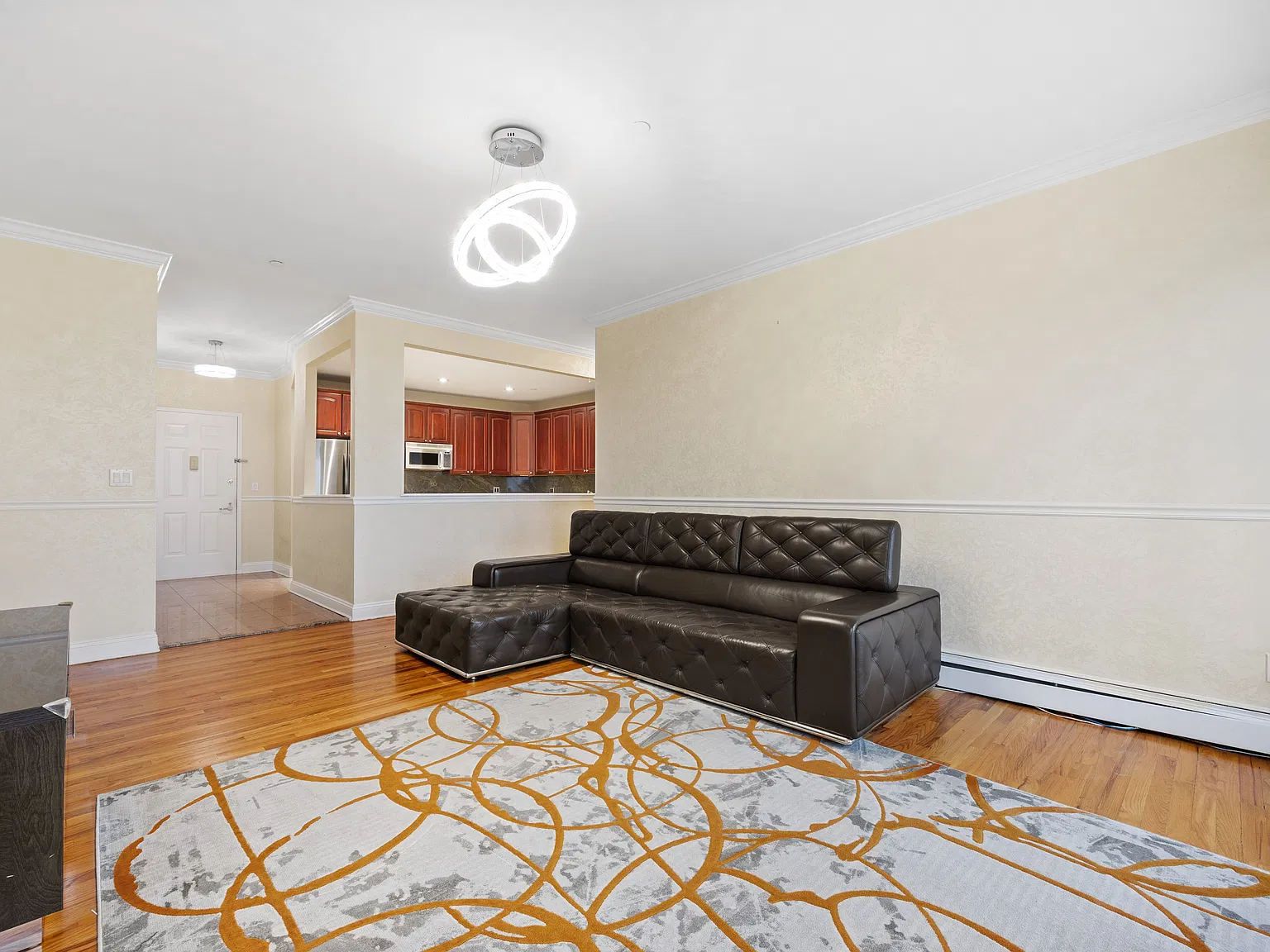3 bed, 2.5 bath, 1367 sqft, $4,500 — Photo 2