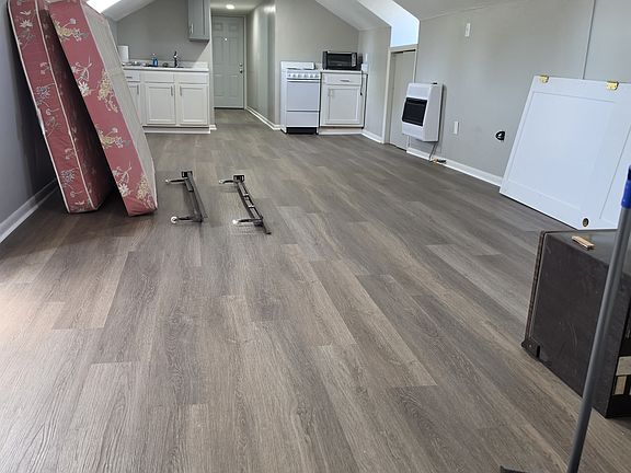 5th image of 161 Hoist Rd #4