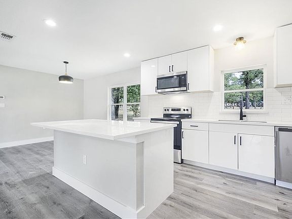 2nd image of 113 Marjess Dr