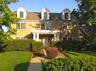 11422 Lakeshore Dr E, Carmel, IN 46033