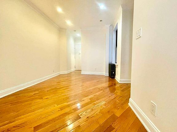 2nd image of 312 E 93rd St APT 3A